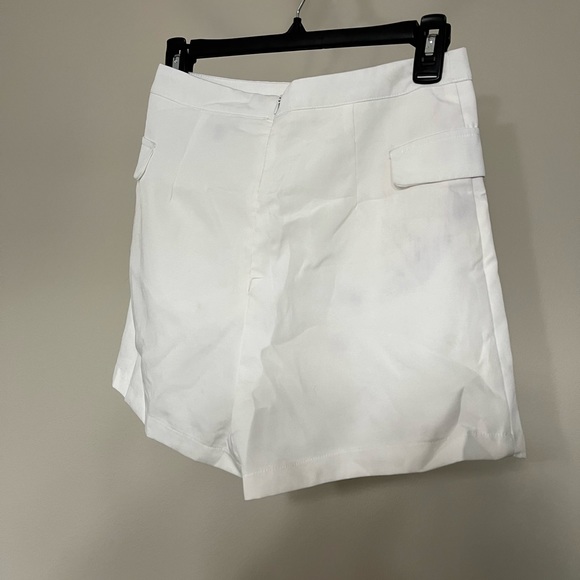 Milk&Honey White Button Skort Size S - Picture 2 of 5